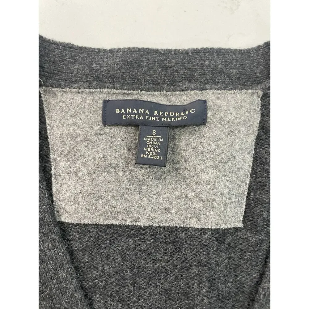 Banana Republic Mens Merino Wool Knit Button Front V-Neck Cardigan Gray S